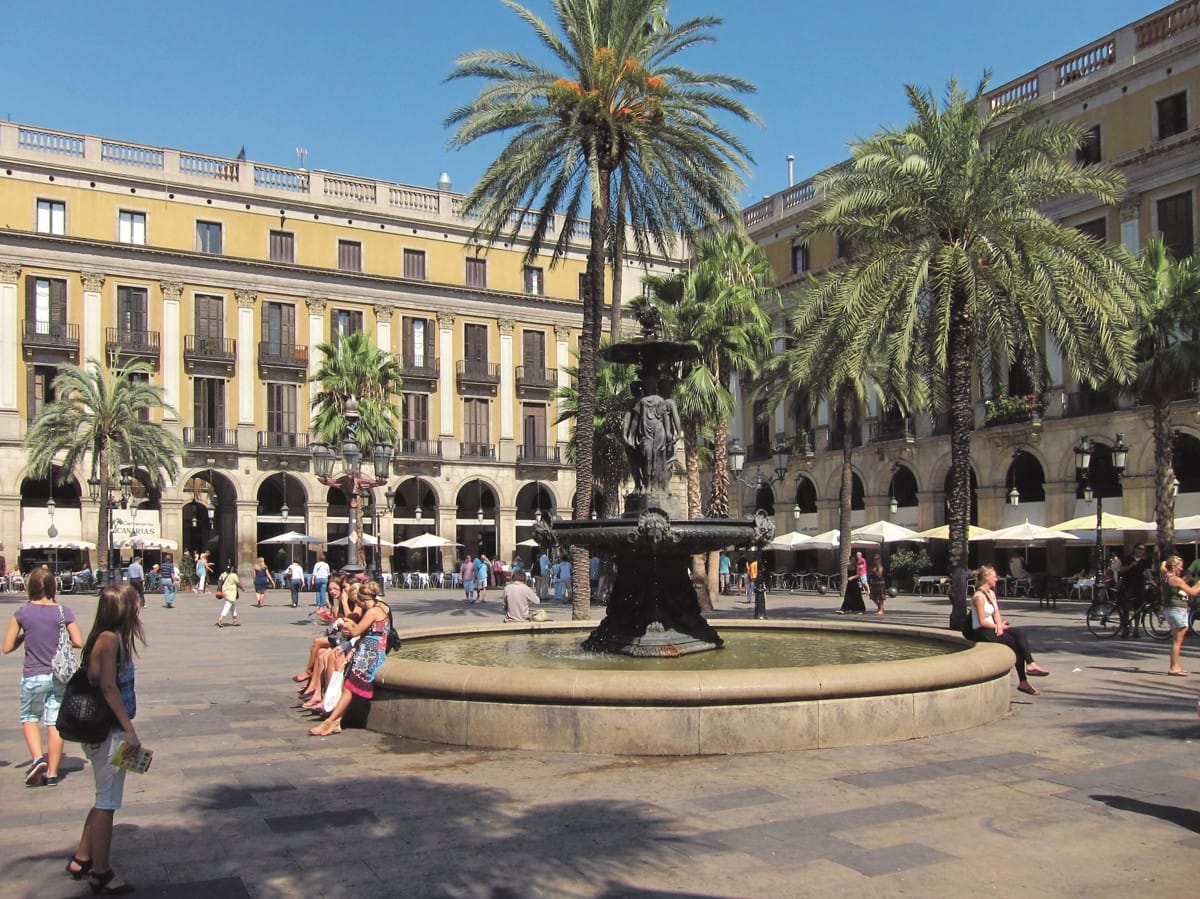 top things to see in the Gothic Quarter - Plaça Reial Royal Square