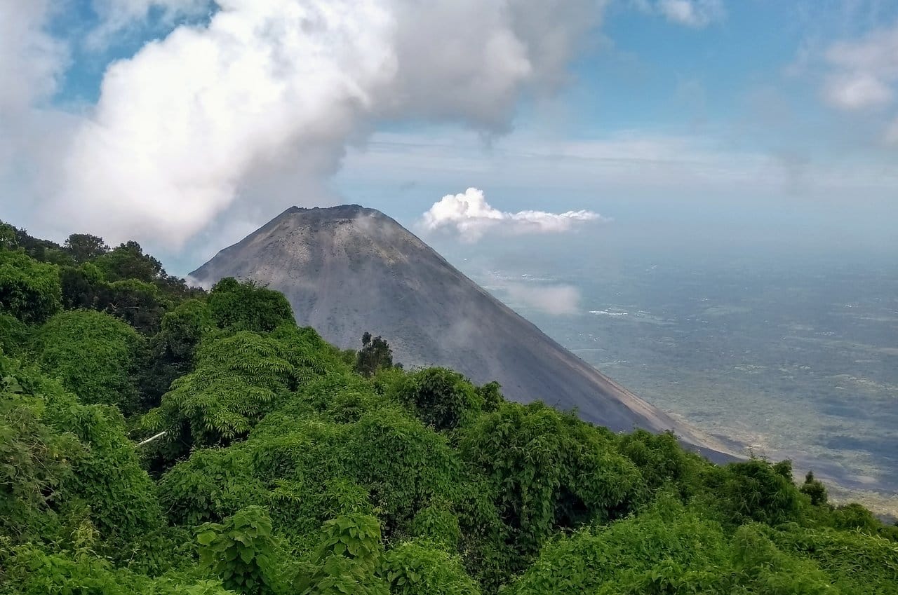 10 Best National Parks in Central America for Nature and Wildlife