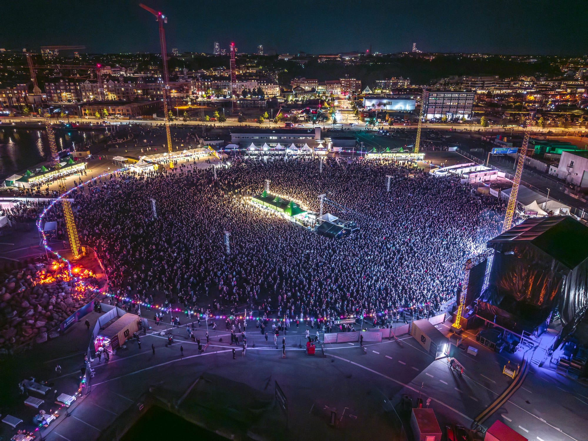 Ariel view of the Aarhus Festival at night.