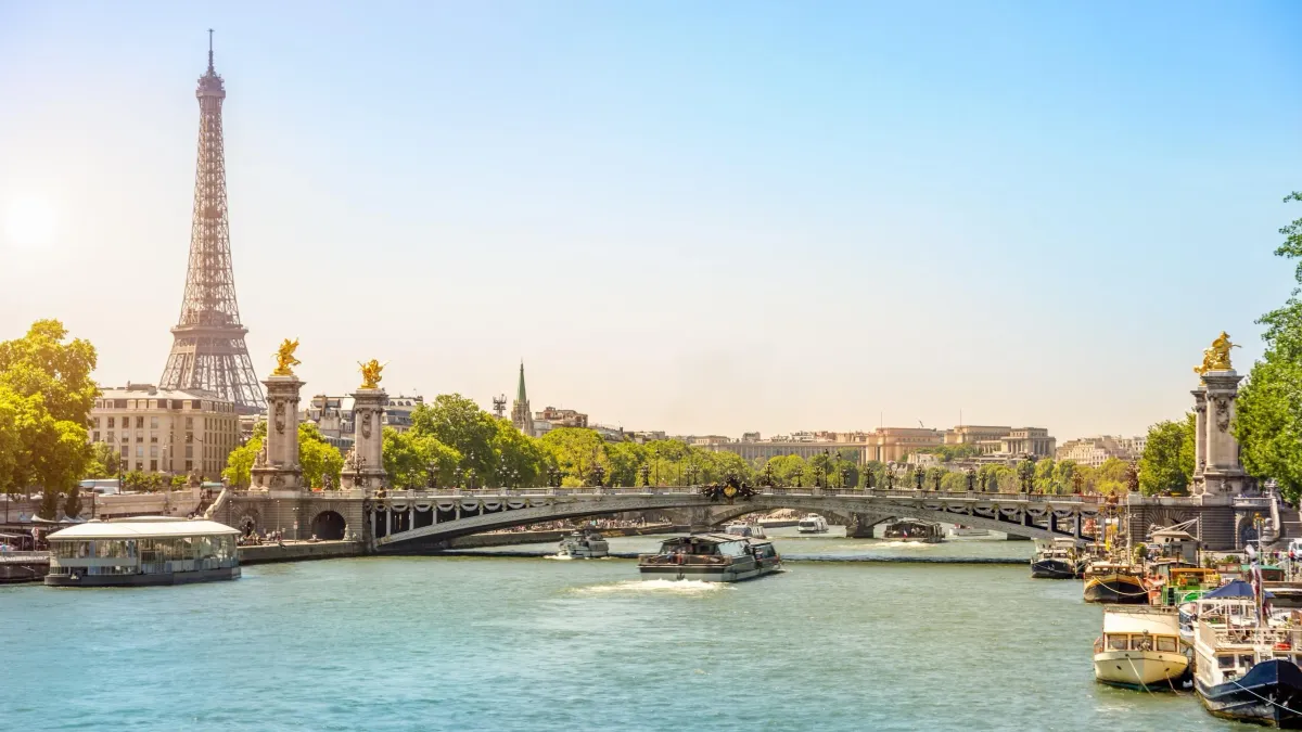 Cheap Flights To Paris, France - $221 round trip 🔥
