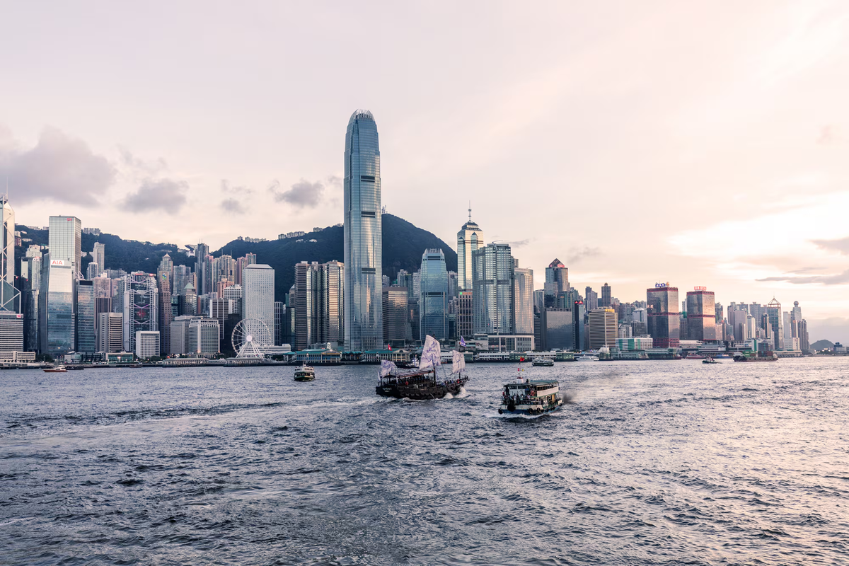 Hong Kong's Seasonal Flight Cost | When To Book Airfare