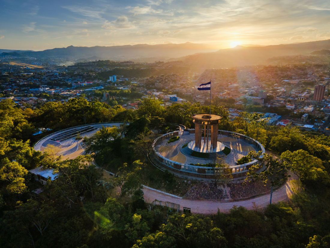 Cheapest Time to Fly to Honduras (and the Most Expensive)