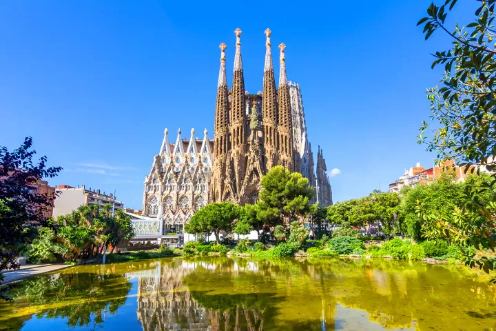 Top Places To Stay In Barcelona: Best Neighborhoods and Hotels