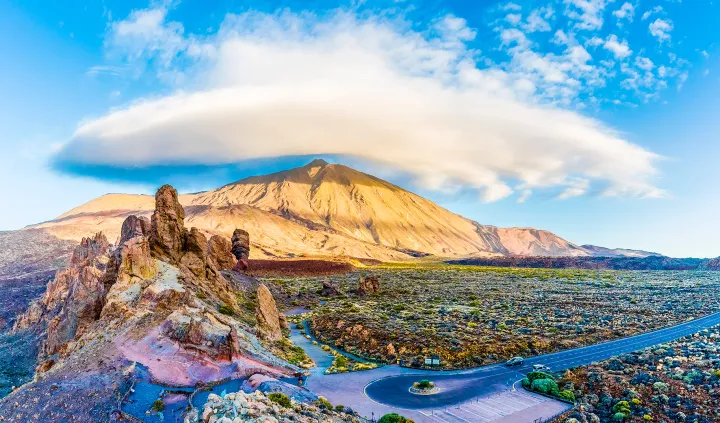 View a a mountain in the Canary Islands - When is the Canary Islands Cheap to book flights?