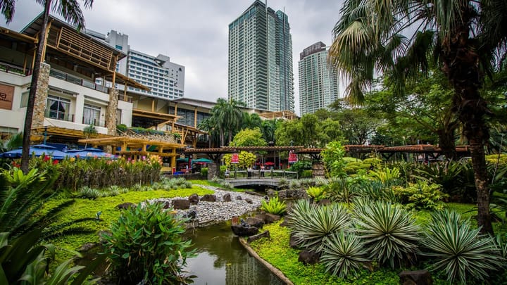 A garden in the city of Manila.